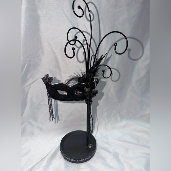 Vintage Gothic Masquerade Mask DecorBlack Wire Scroll Stand – Beaded & Feathered - Picture 5 of 9